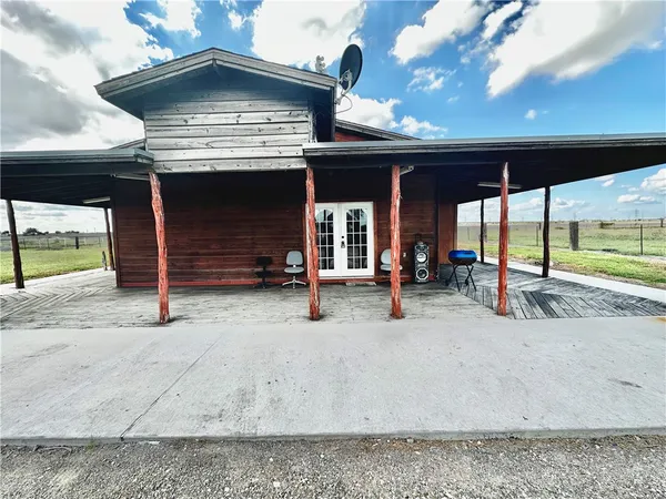 $1,700 | 3206 County Road 44, Robstown, TX 78380