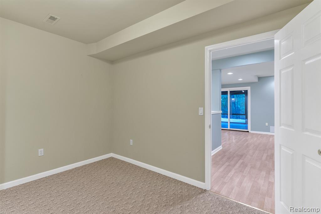 1691 Spring Creek Drive Rochester Hills, MI 48306 - Photo 58 of 78