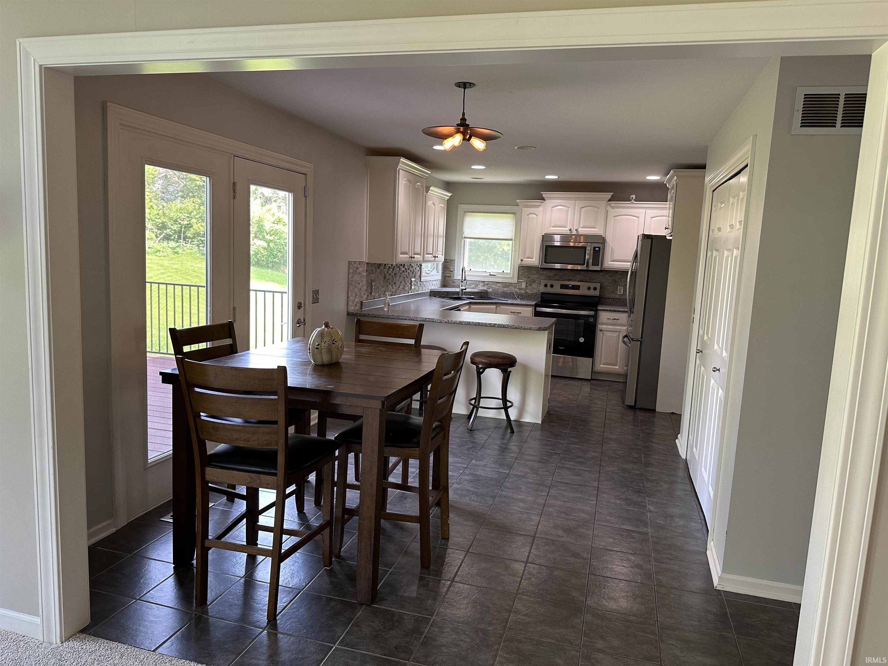 7019 Tree Top Trail Fort Wayne, IN 46845 - Photo 10 of 36 Gallery Image 10