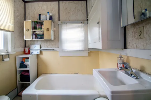 $98,500 | 810 South 4th Avenue, Kankakee, IL 60901