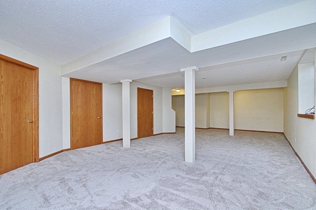 638 Pine Ridge Road Coralville, IA 52241 - Photo 22 of 25 Gallery Image 22