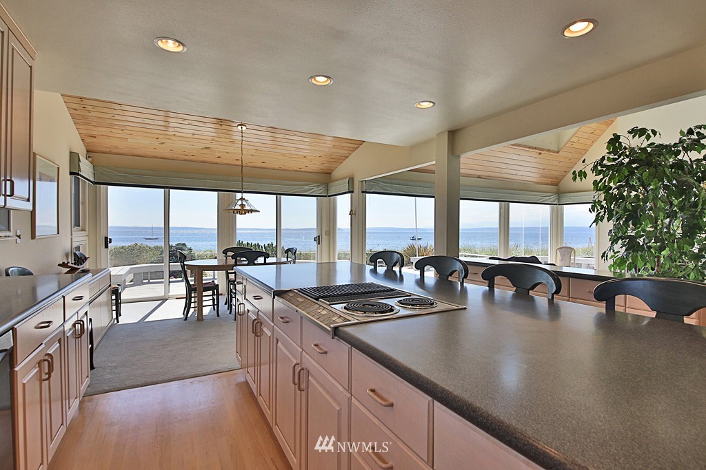 856 Old Beach Road Freeland, WA 98249 - Photo 8 of 25 Gallery Image 8