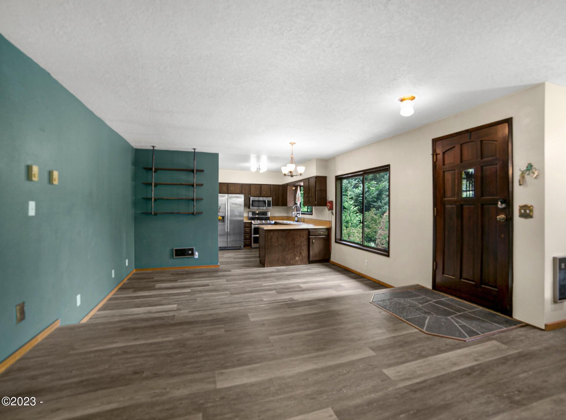 320 Northeast Rebel Road Waldport, OR 97394 - Photo 9 of 42 18