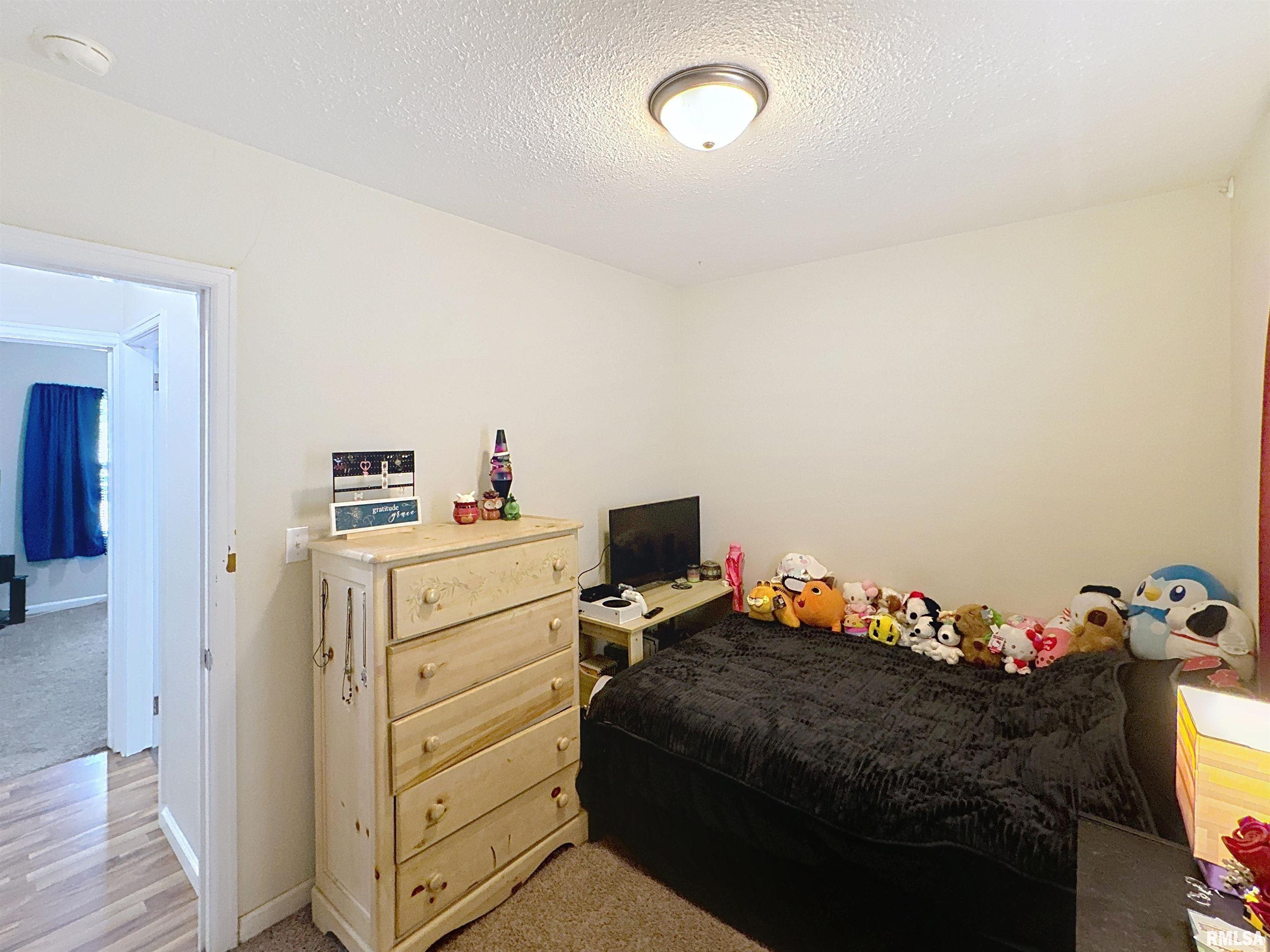 435 Waverly Road Davenport, IA 52804 - Photo 12 of 26 Gallery Image 12