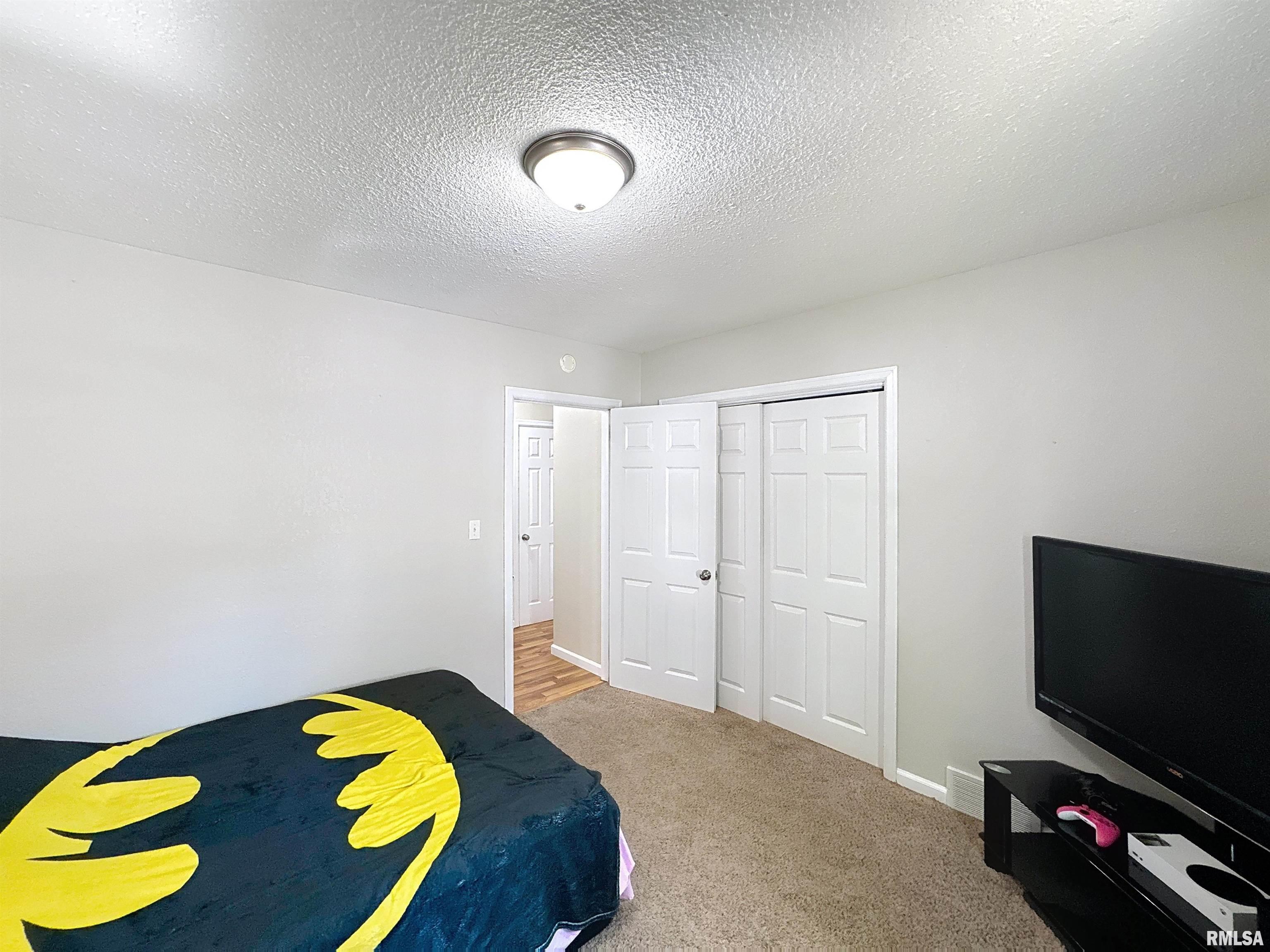 435 Waverly Road Davenport, IA 52804 - Photo 15 of 26 Gallery Image 15
