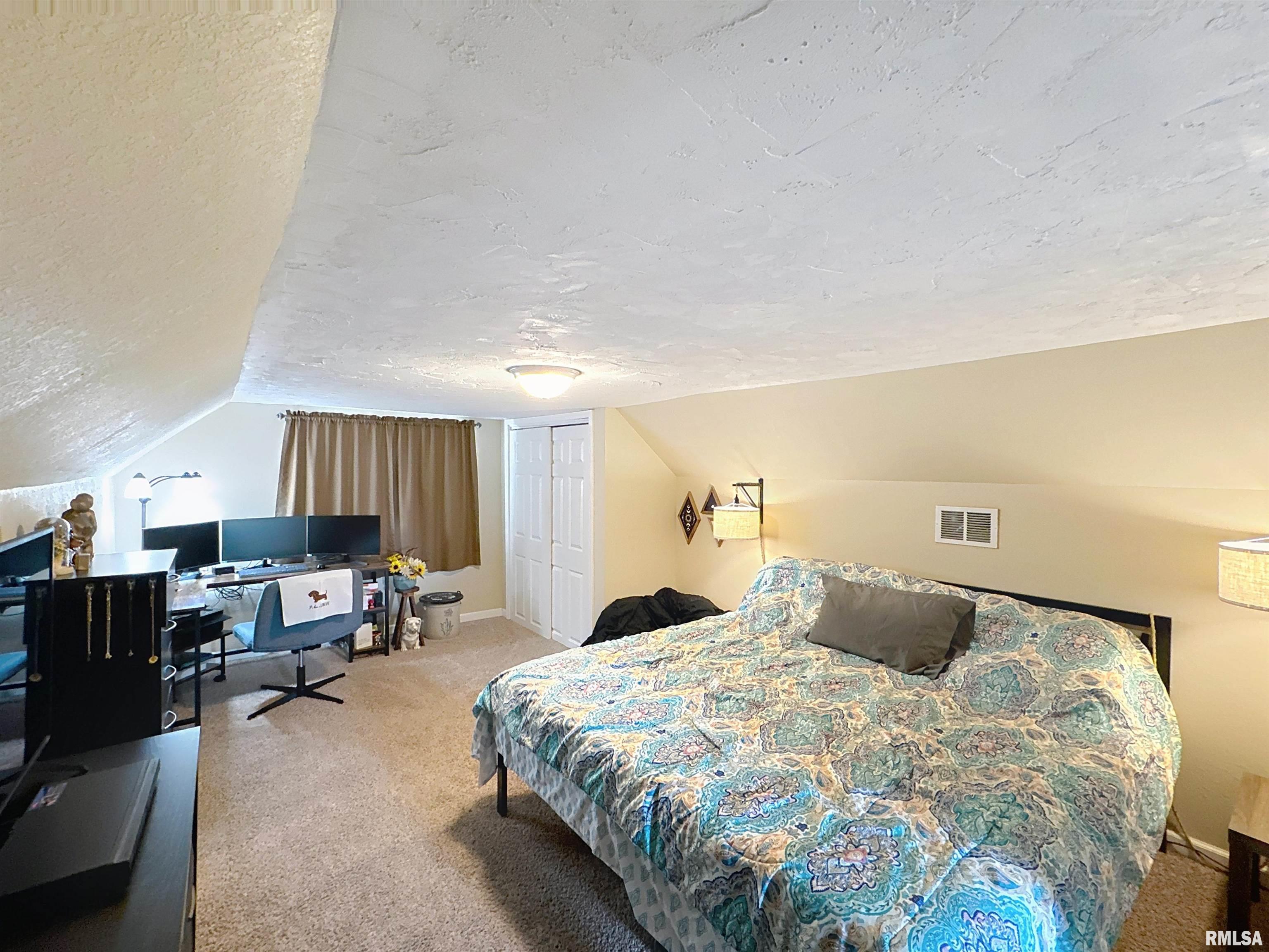 435 Waverly Road Davenport, IA 52804 - Photo 17 of 26 Gallery Image 17