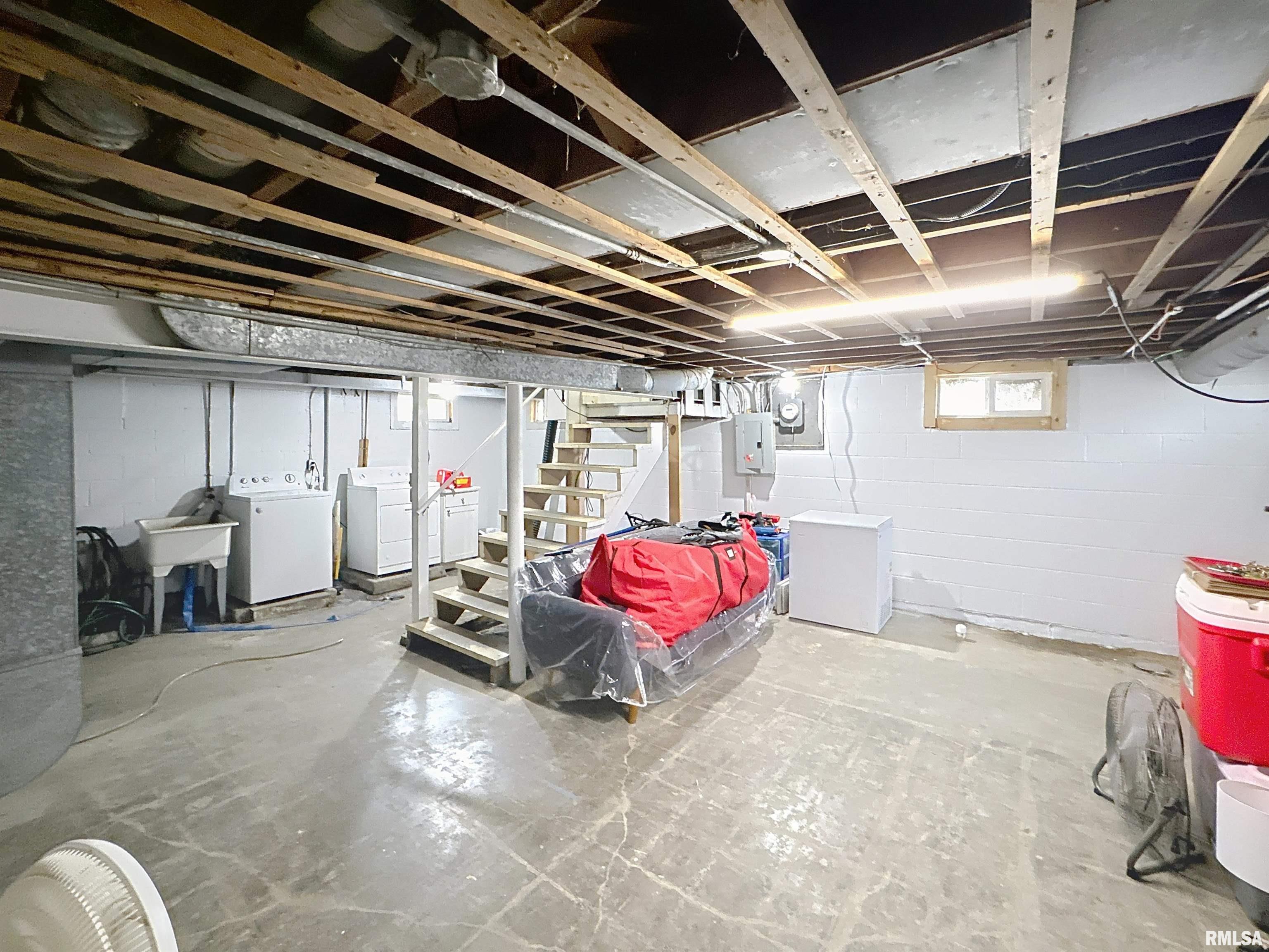 435 Waverly Road Davenport, IA 52804 - Photo 20 of 26 Gallery Image 20