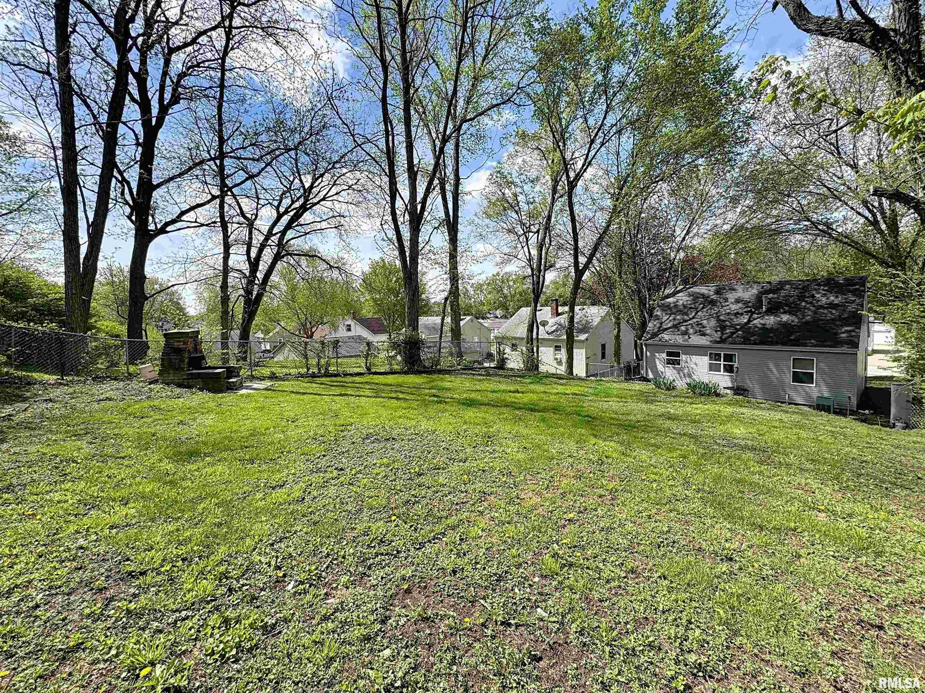 435 Waverly Road Davenport, IA 52804 - Photo 26 of 26 Gallery Image 26
