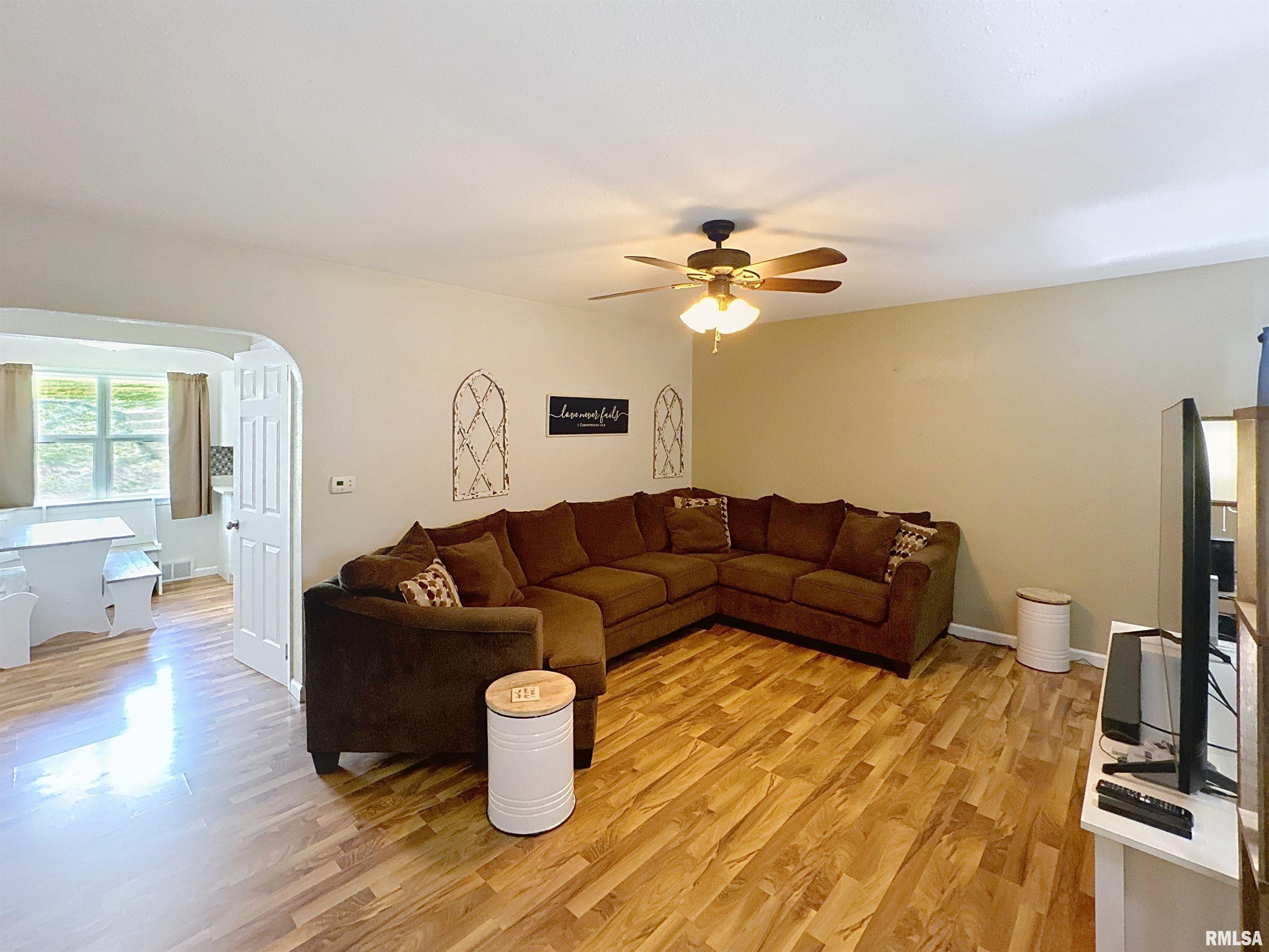 435 Waverly Road Davenport, IA 52804 - Photo 6 of 26 Gallery Image 6