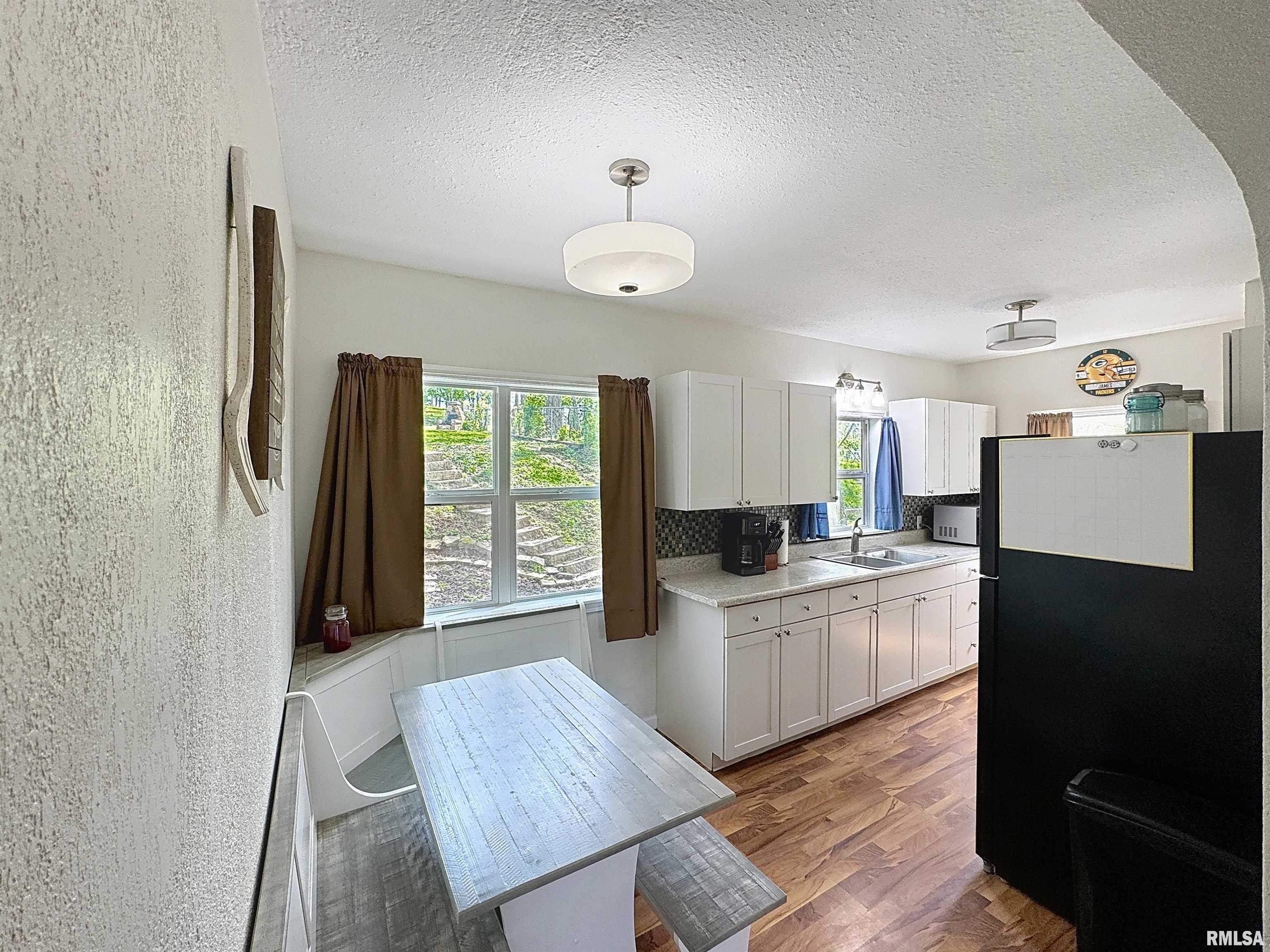 435 Waverly Road Davenport, IA 52804 - Photo 7 of 26 Gallery Image 7