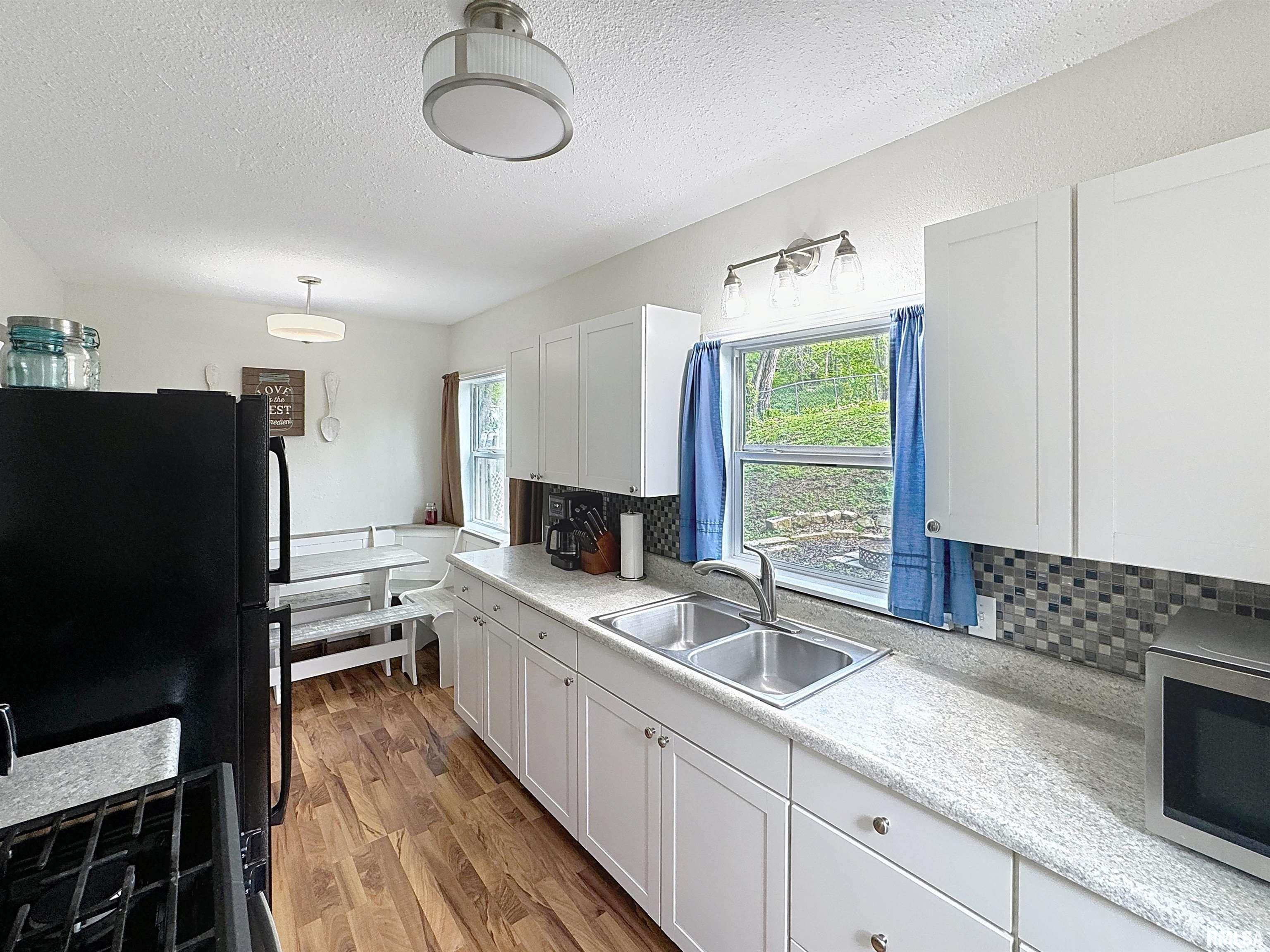 435 Waverly Road Davenport, IA 52804 - Photo 8 of 26 Gallery Image 8