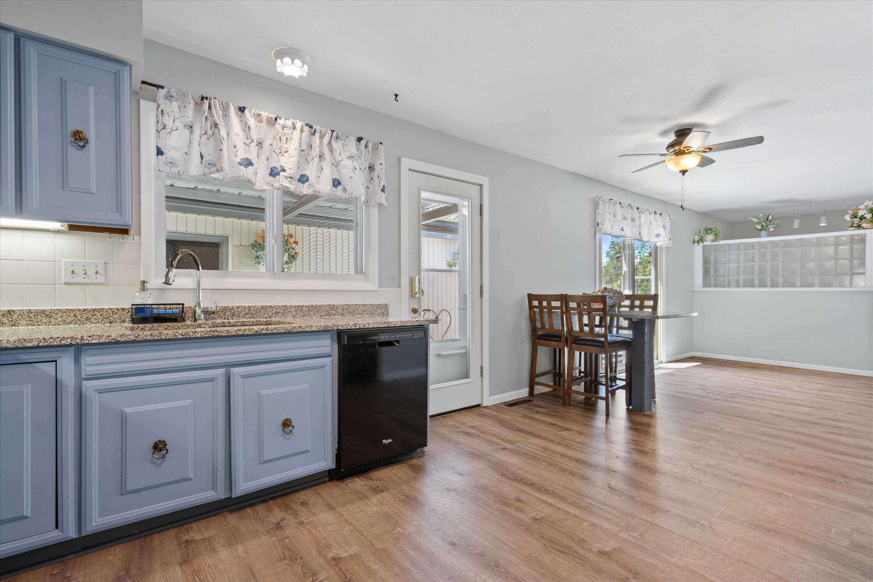 3240 South Hickory Road New Berlin, WI 53151 - Photo 6 of 37 13-DSC02610