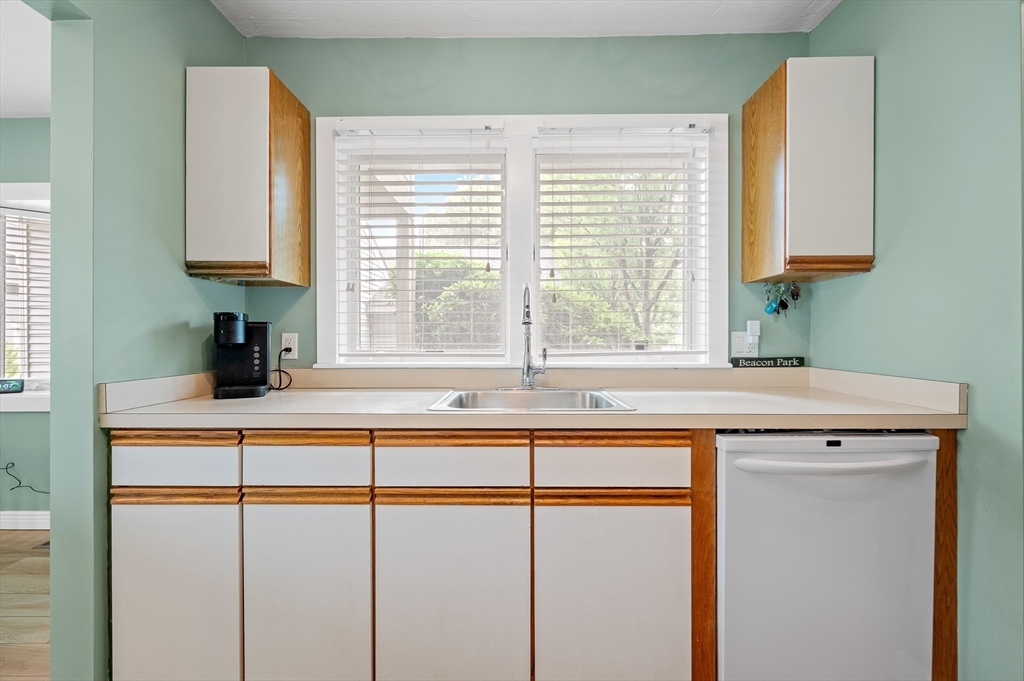 701 Beacon Park Road, Unit 701 Webster, MA 01570 - Photo 9 of 36