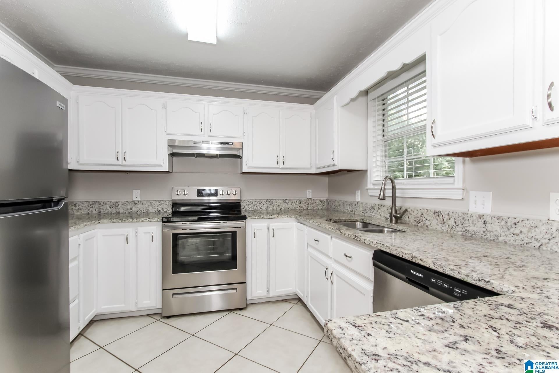 103 Comanche Circle Alabaster, AL 35007 - Photo 6 of 23 Gallery Image 6