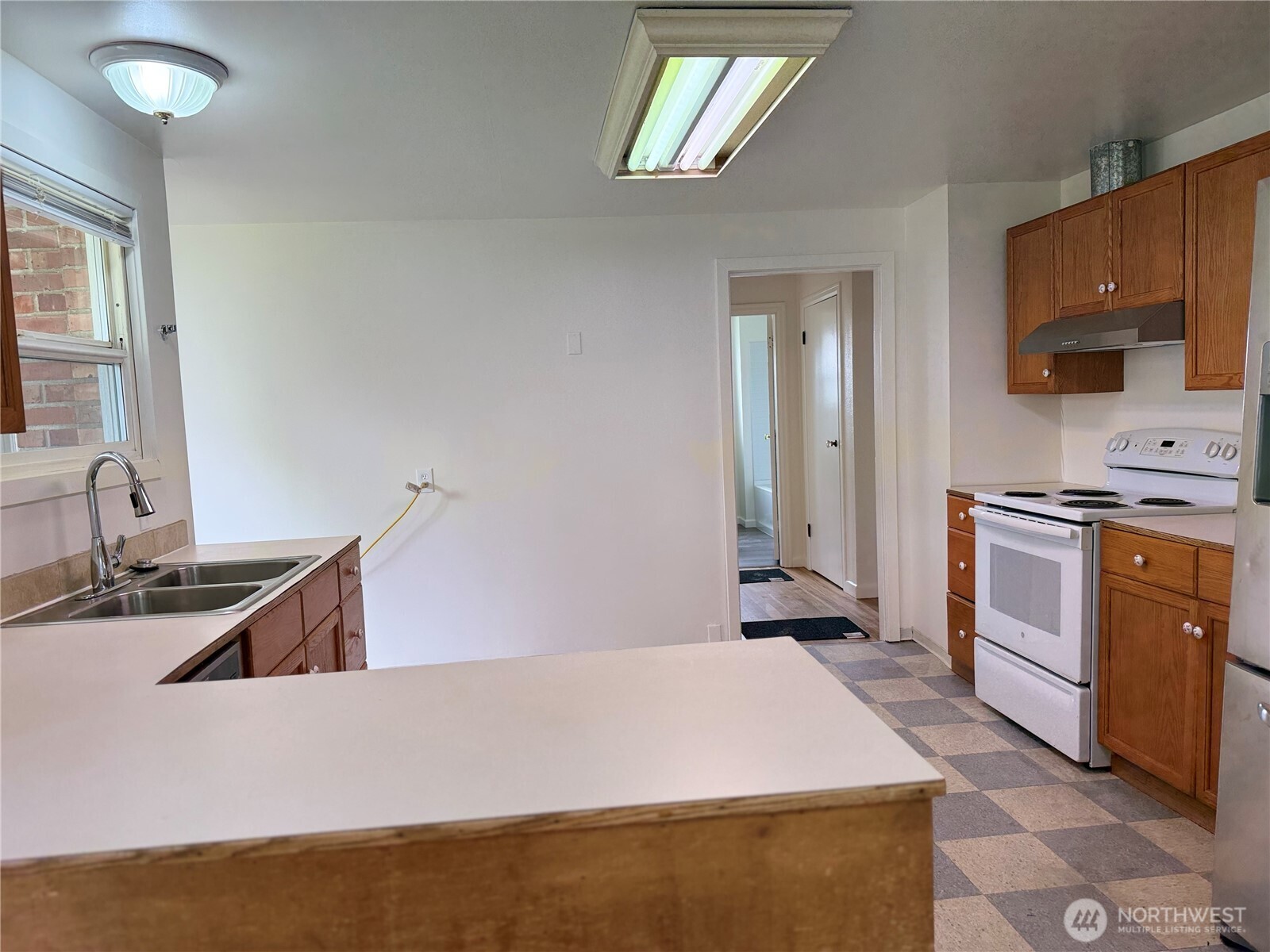 5415 Northeast 4th Street Renton, WA 98059 - Photo 8 of 8