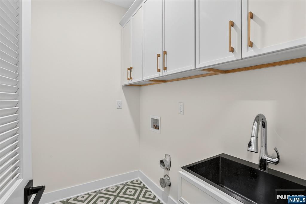 81 Ridge Drive Livingston, NJ 07039 - Photo 43 of 49