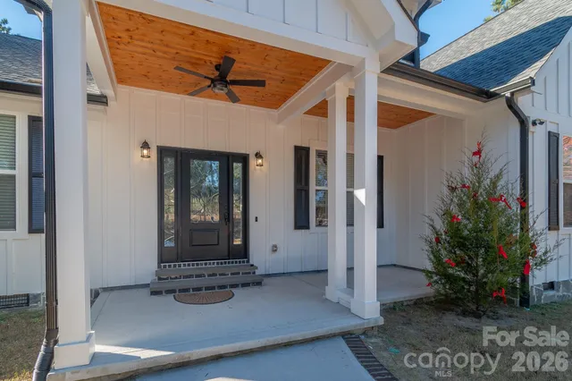 a view of a front door of the house