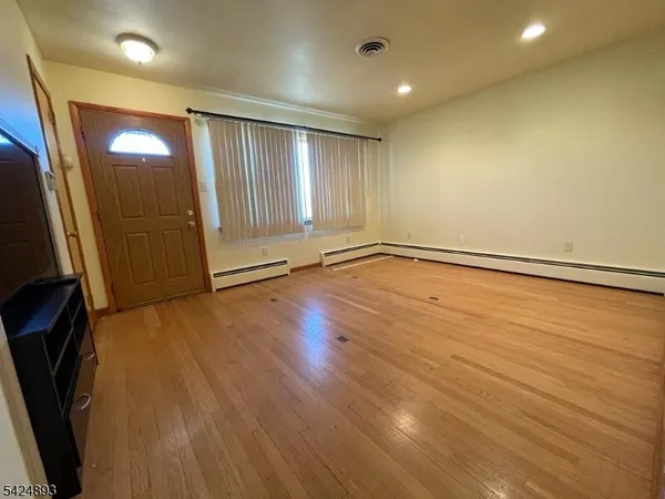 $639,000 | 405 Redcliffe Street, Elizabeth Port, NJ 07206