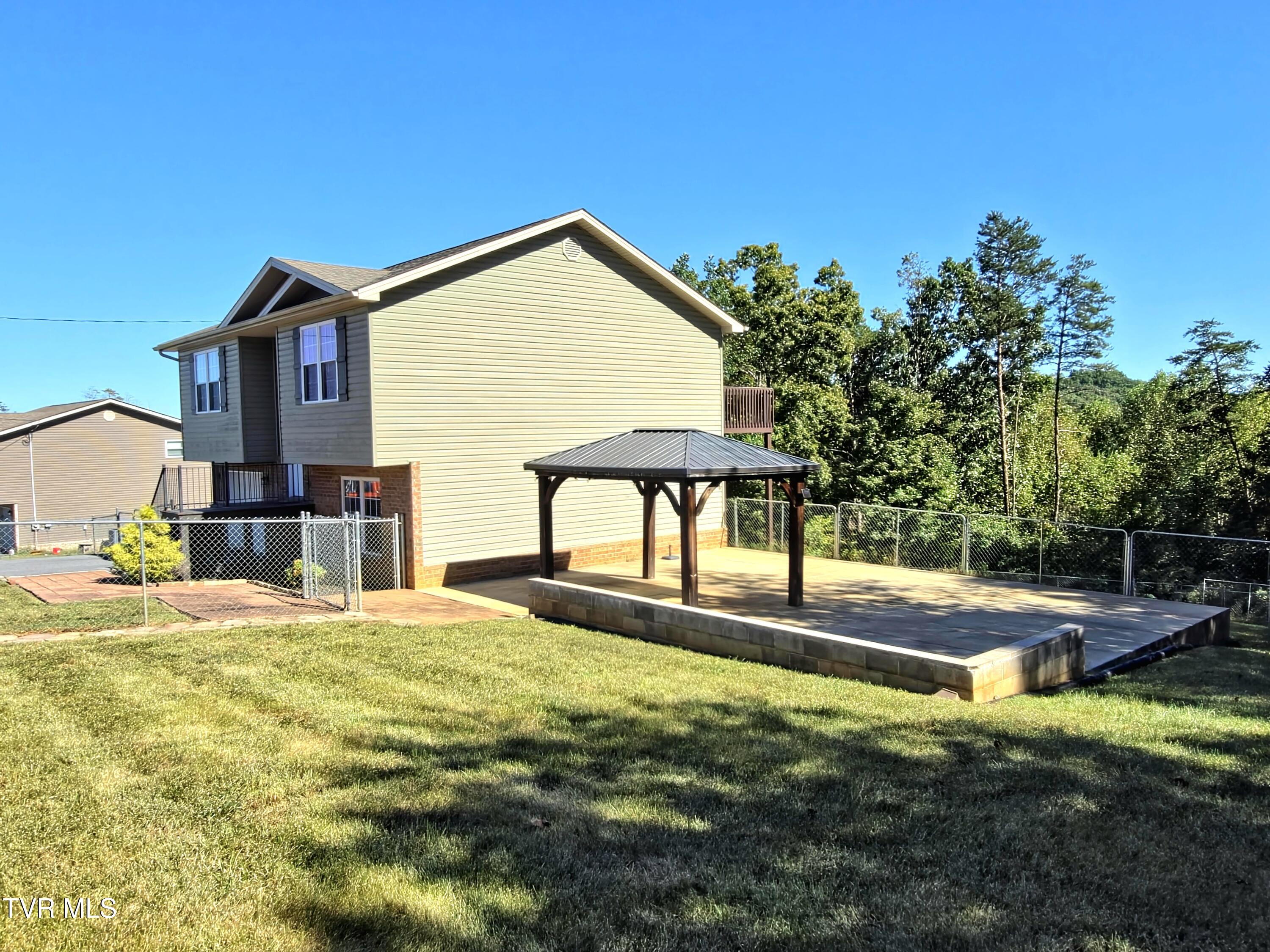 375 Ridgeway Road Kingsport, TN 37664 - Photo 2 of 26 25487