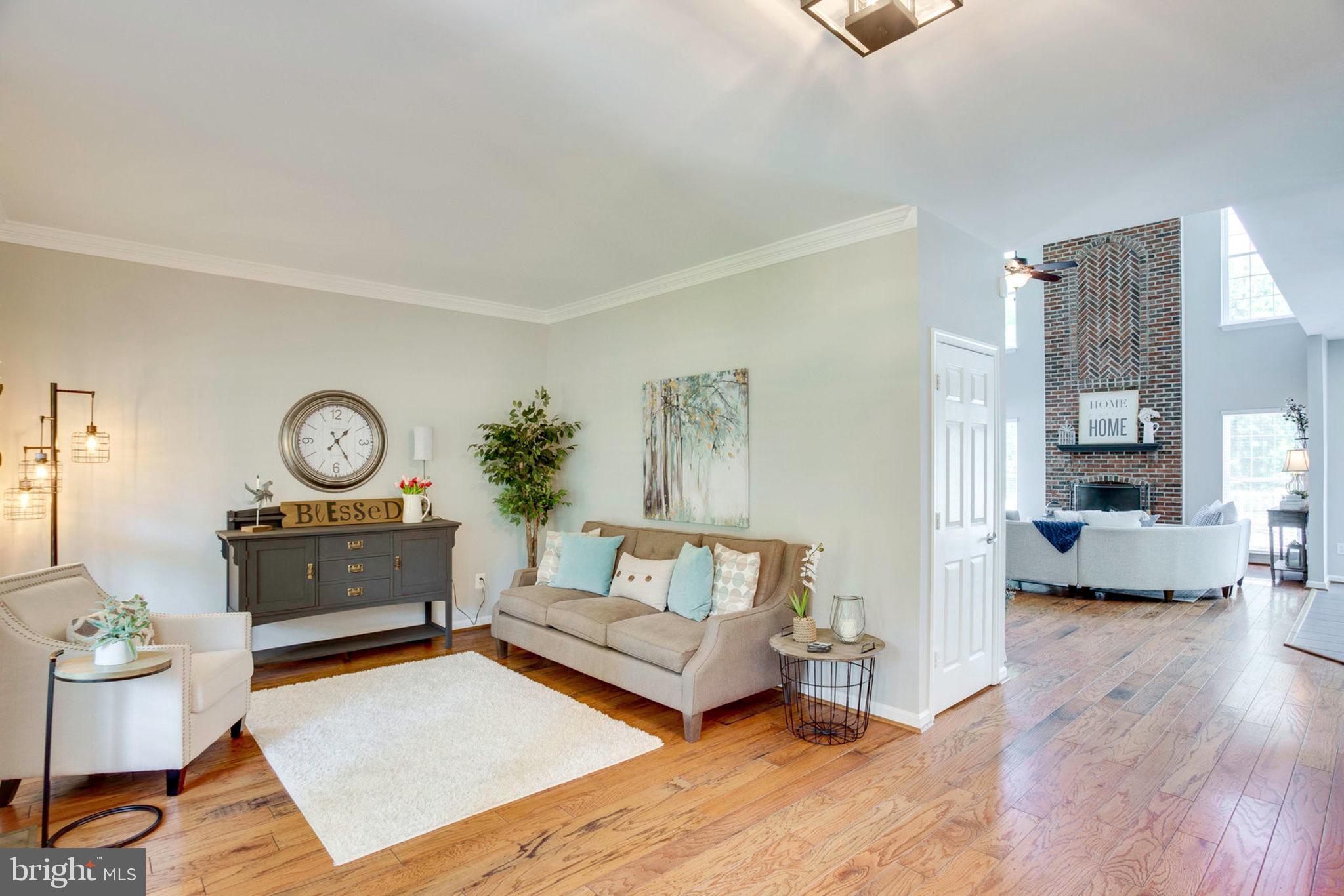 5753 Colchester Road Fairfax, VA 22030 - Photo 11 of 61 Living room