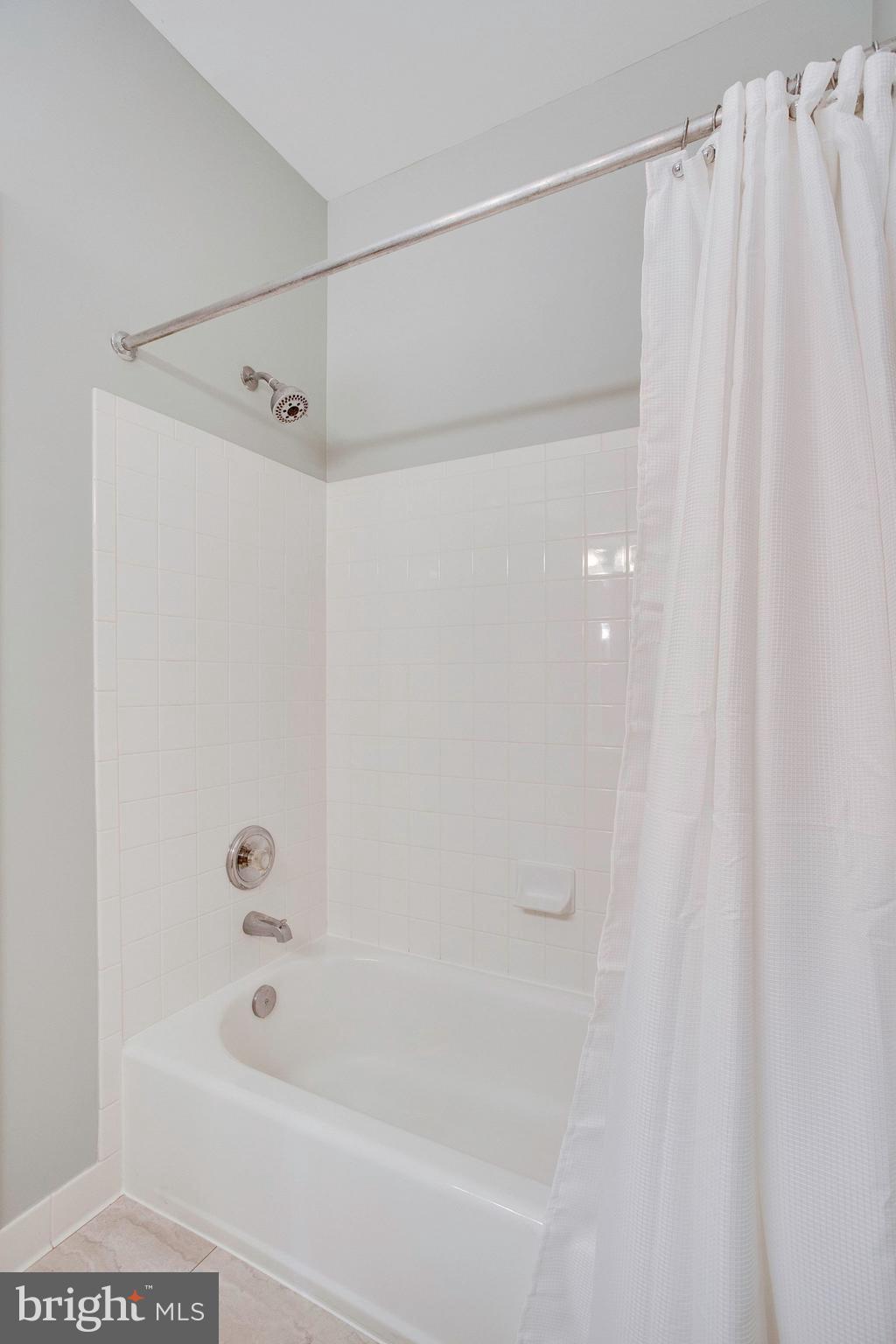 5753 Colchester Road Fairfax, VA 22030 - Photo 17 of 61 En-Suite full bathroom on main level