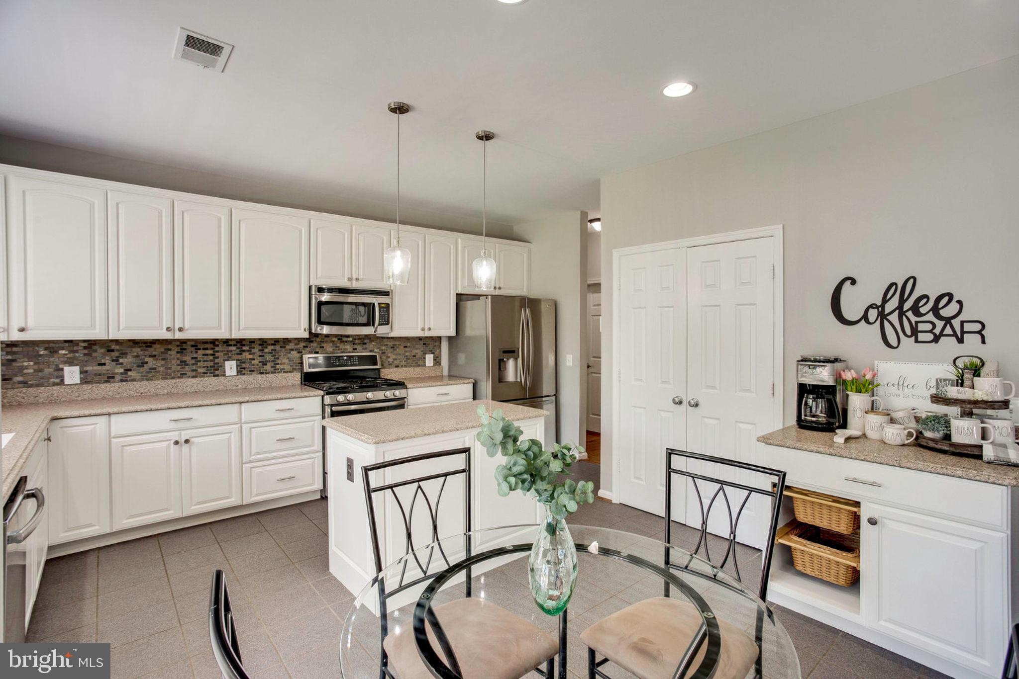5753 Colchester Road Fairfax, VA 22030 - Photo 23 of 61 Kitchen - With a separate coffee bar area