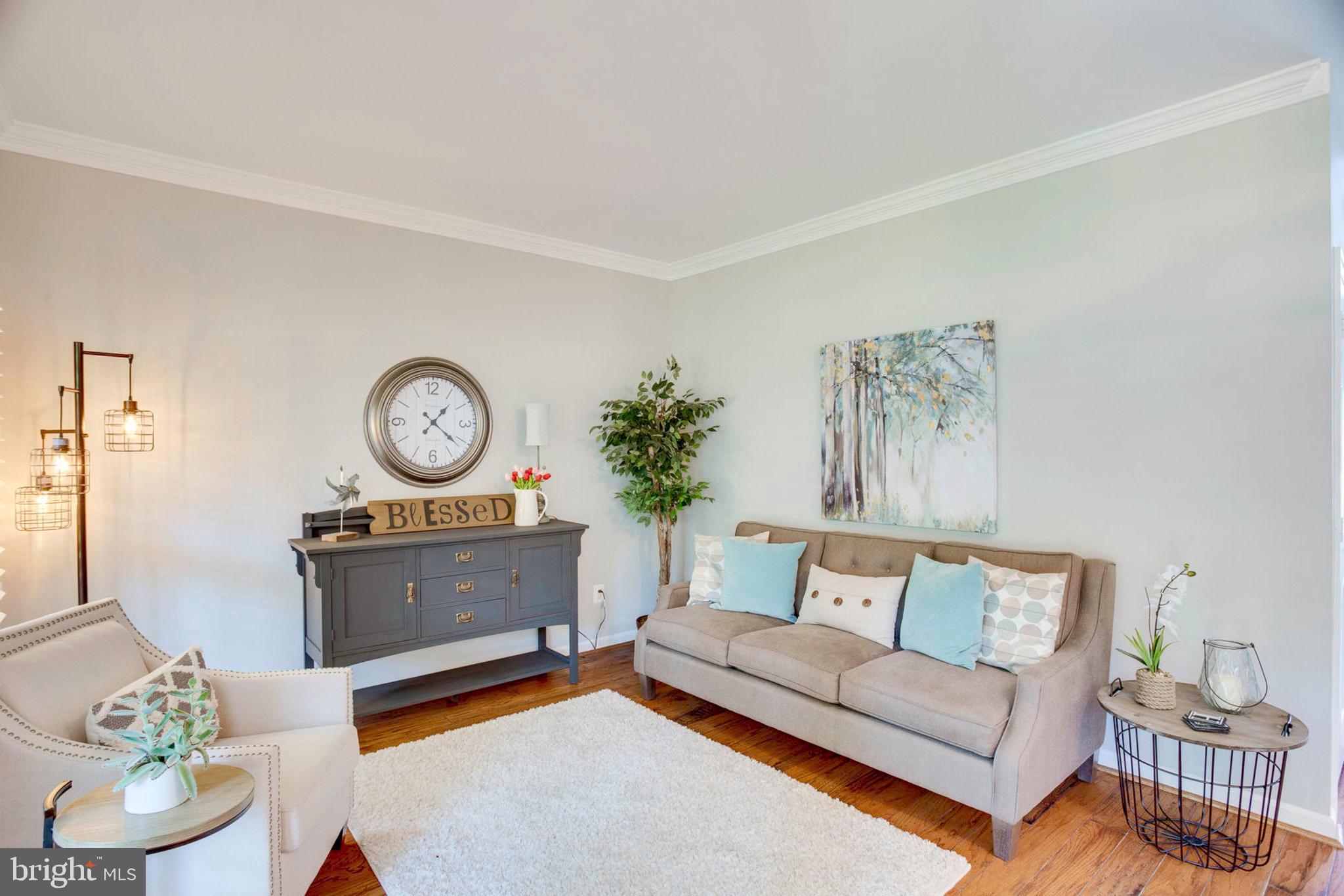 5753 Colchester Road Fairfax, VA 22030 - Photo 5 of 61 Living room