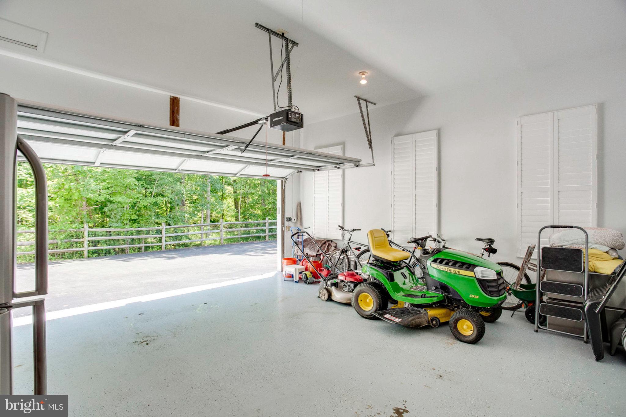 5753 Colchester Road Fairfax, VA 22030 - Photo 49 of 61 Garage - 2 car