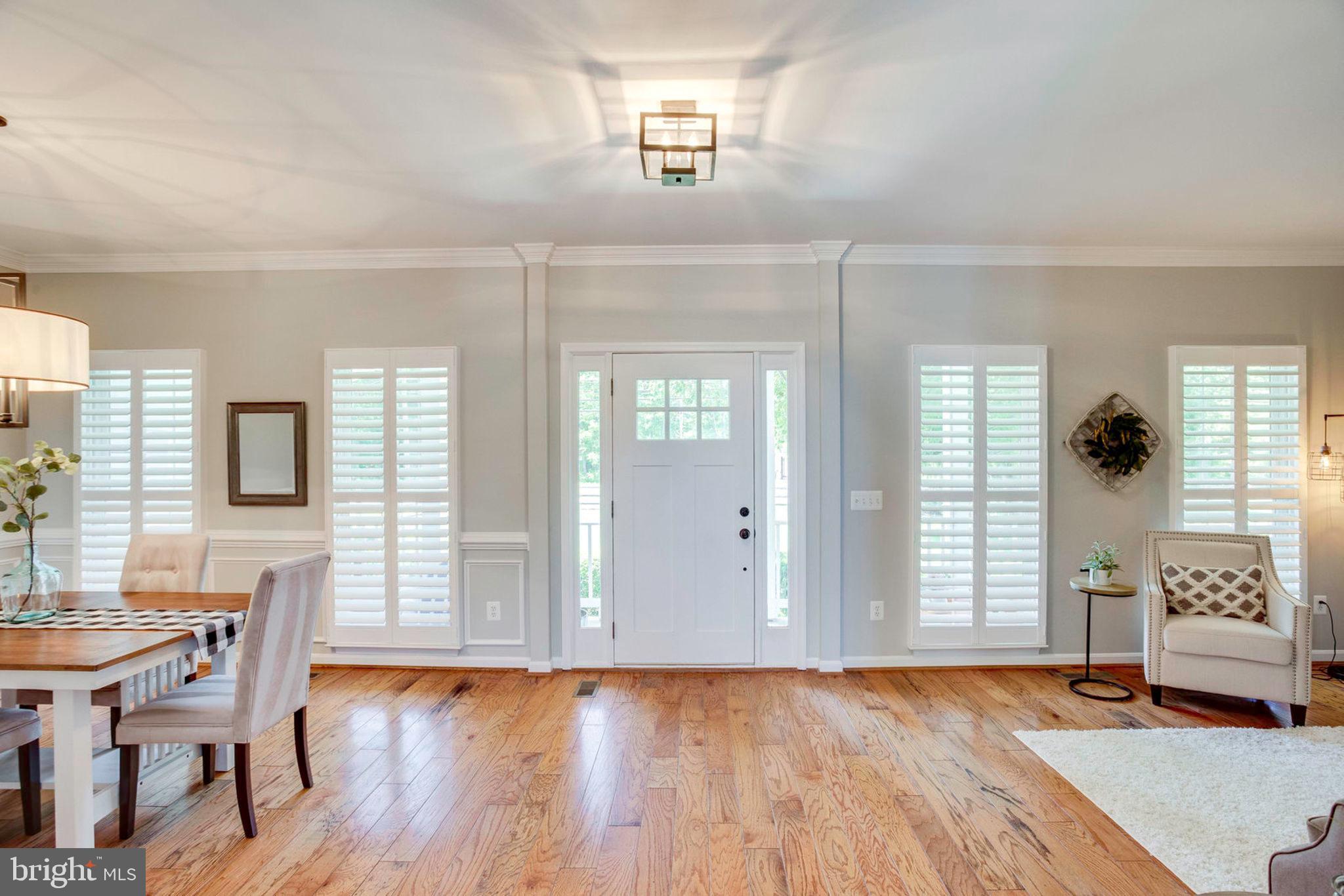 5753 Colchester Road Fairfax, VA 22030 - Photo 8 of 61 Entrance/Foyer