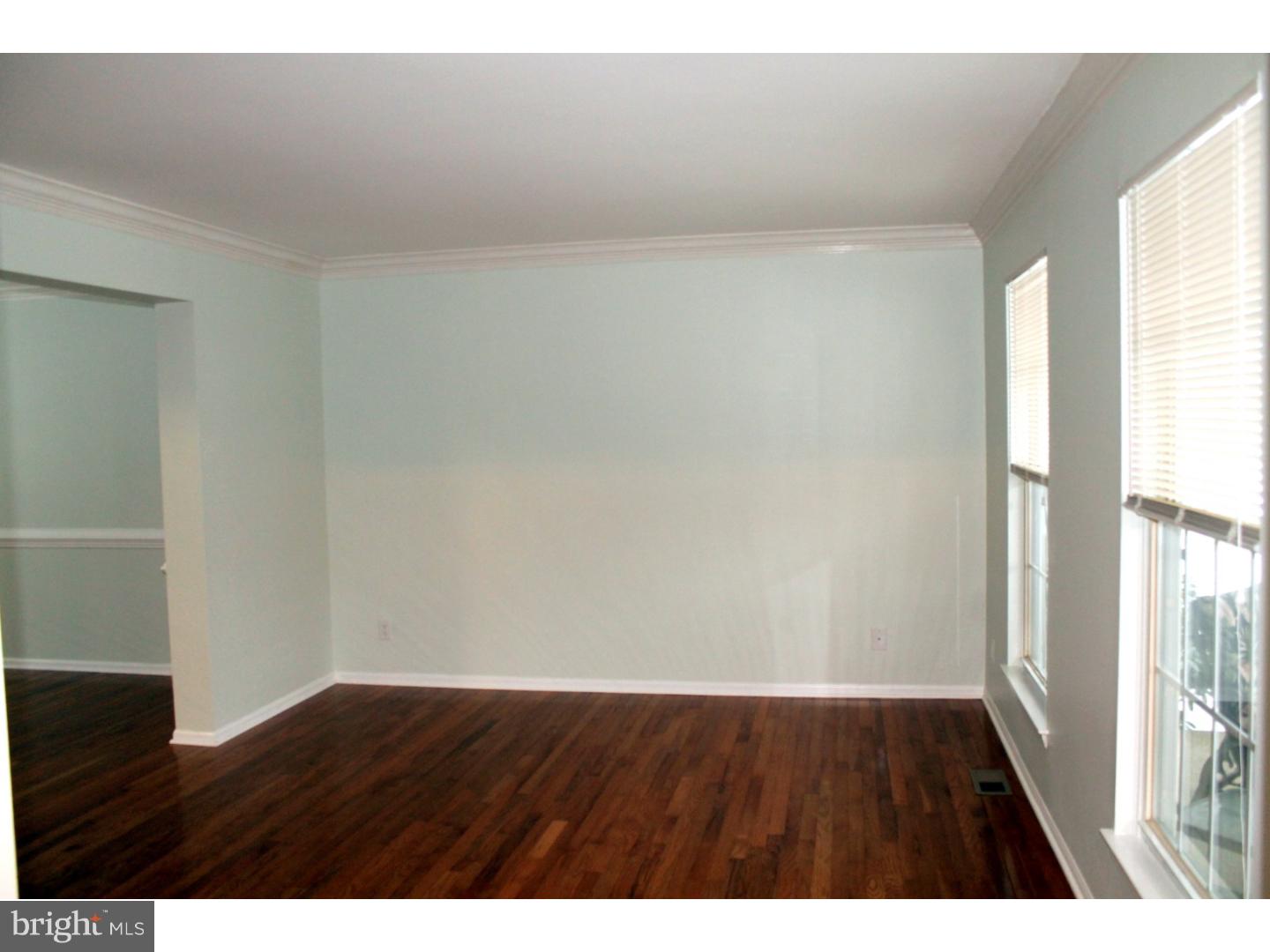 210 Aberdeen Road Williamstown, NJ 08094 - Photo 3 of 25 Living Room