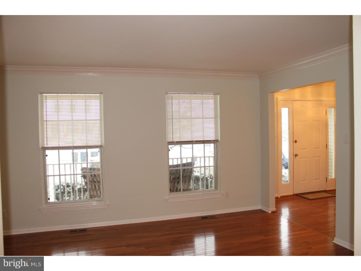 210 Aberdeen Road Williamstown, NJ 08094 - Photo 4 of 25 Living Room