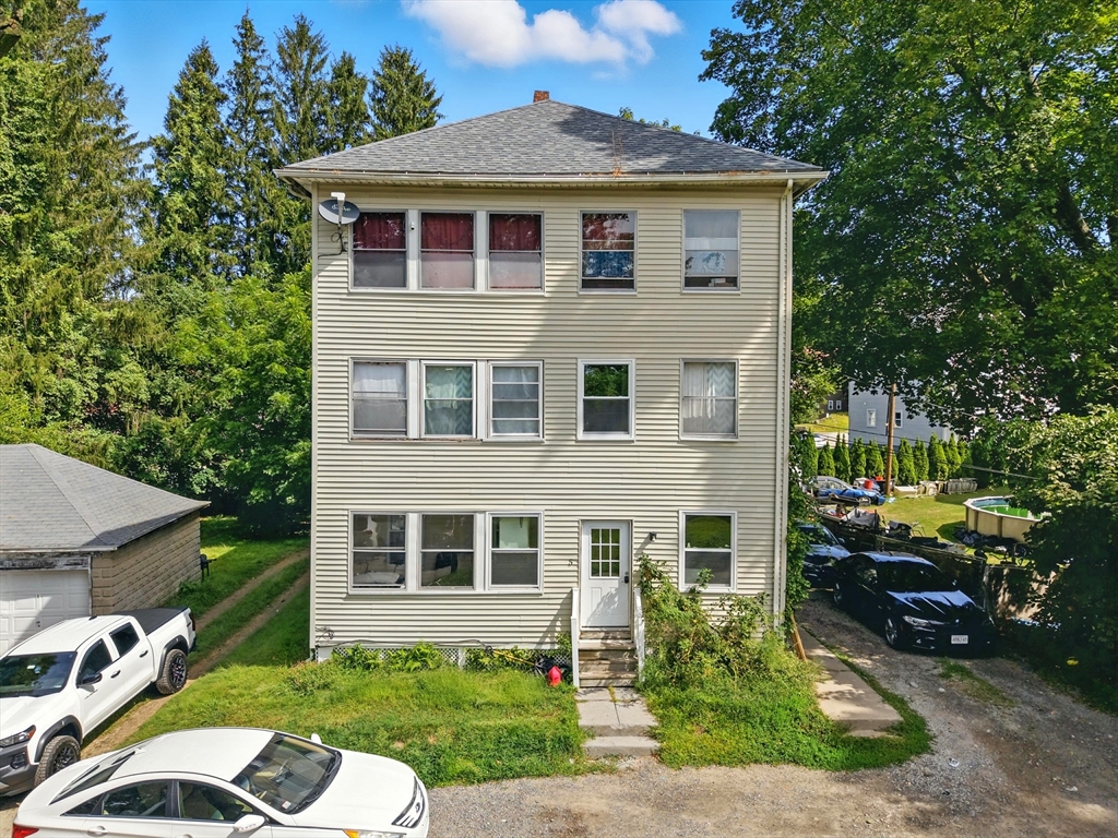 5 Robinson Street Webster, MA 01570 - Photo 1 of 26 Gallery Image 1