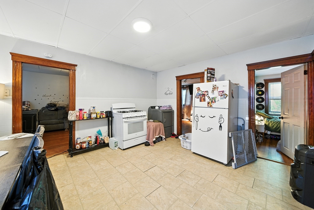 5 Robinson Street Webster, MA 01570 - Photo 8 of 26 Gallery Image 8
