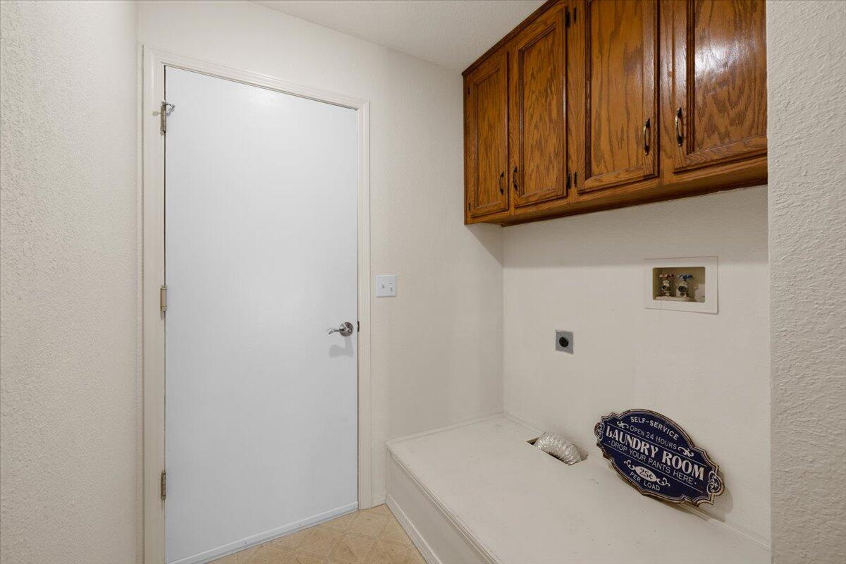 1689 Leonard Road Grants Pass, OR 97527 - Photo 14 of 23 14