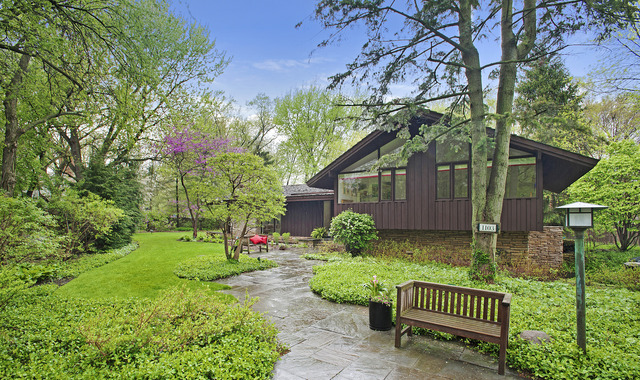 1103 Sunset Road Winnetka, IL 60093 - Photo 1 of 24