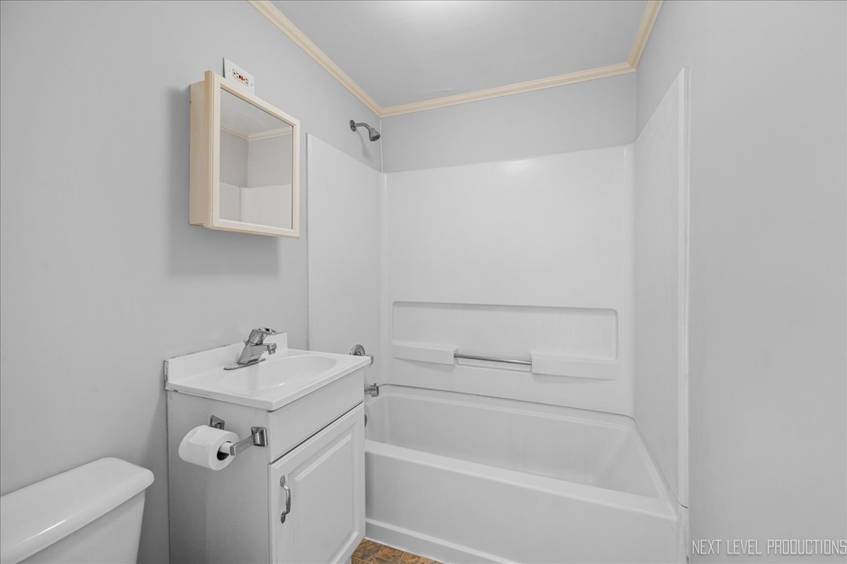 611 Carlson Street Sycamore, IL 60178 - Photo 12 of 21