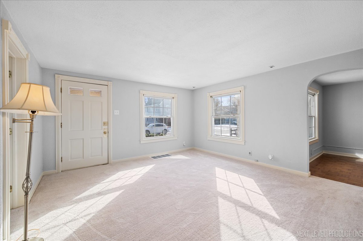 611 Carlson Street Sycamore, IL 60178 - Photo 7 of 21