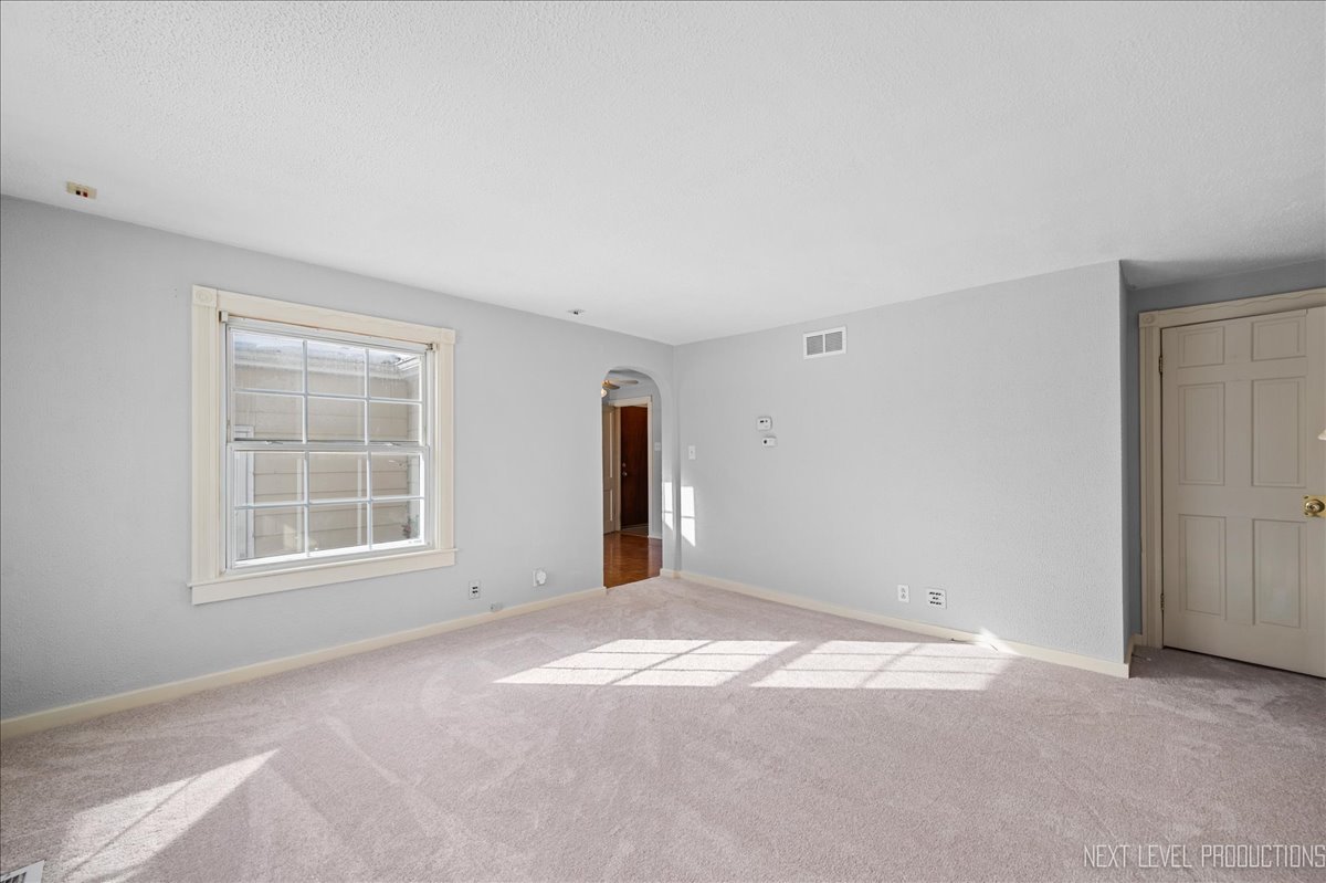 611 Carlson Street Sycamore, IL 60178 - Photo 9 of 21