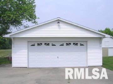 415 Edgewood Road Salem, IL 62881 - Photo 4 of 6 Gallery Image 4