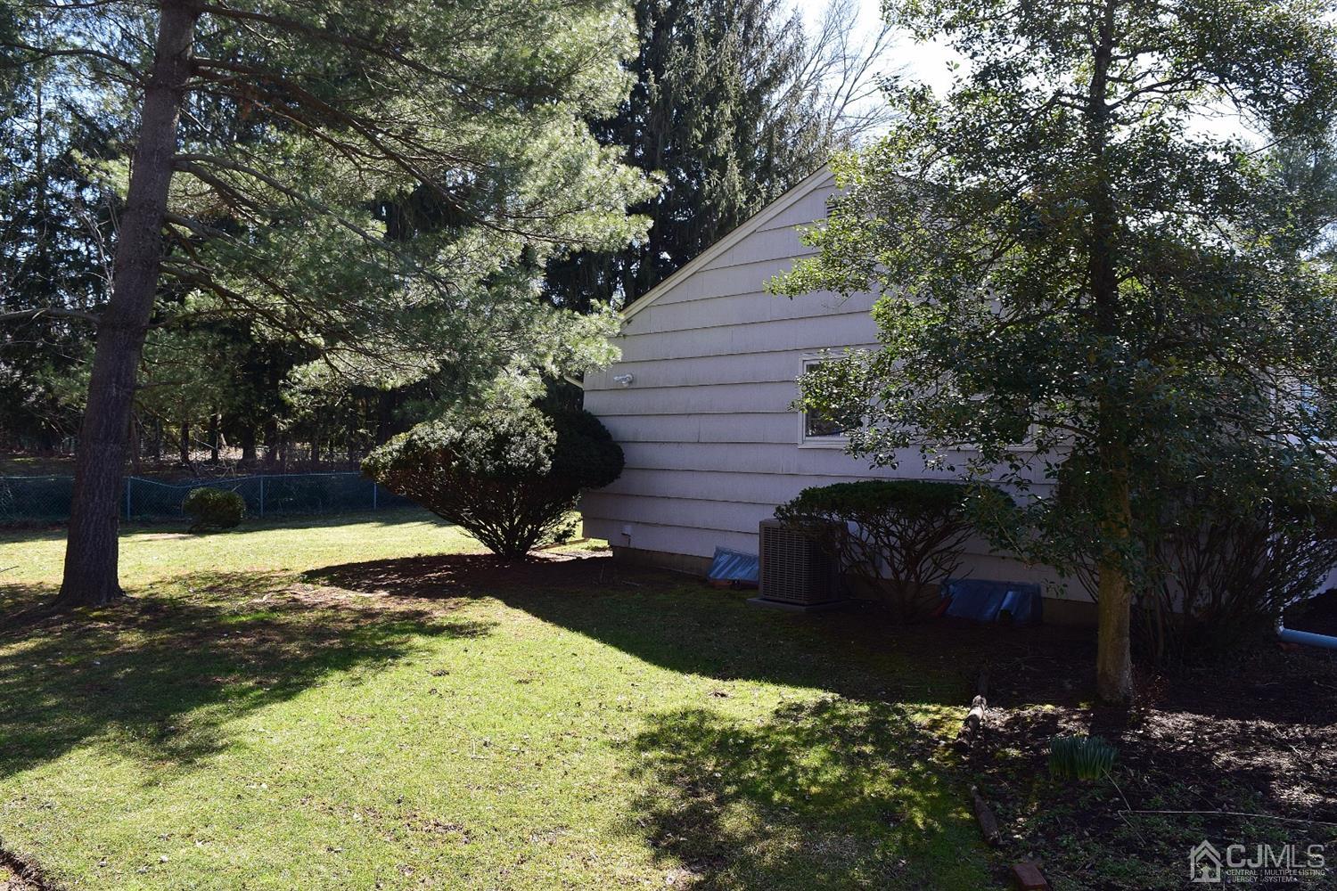14 Packard Road East Brunswick, NJ 08816 - Photo 11 of 31 Gallery Image 11