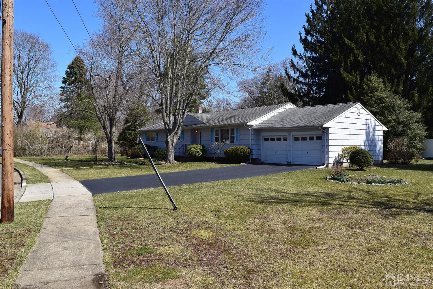 14 Packard Road East Brunswick, NJ 08816 - Photo 4 of 31 Gallery Image 4