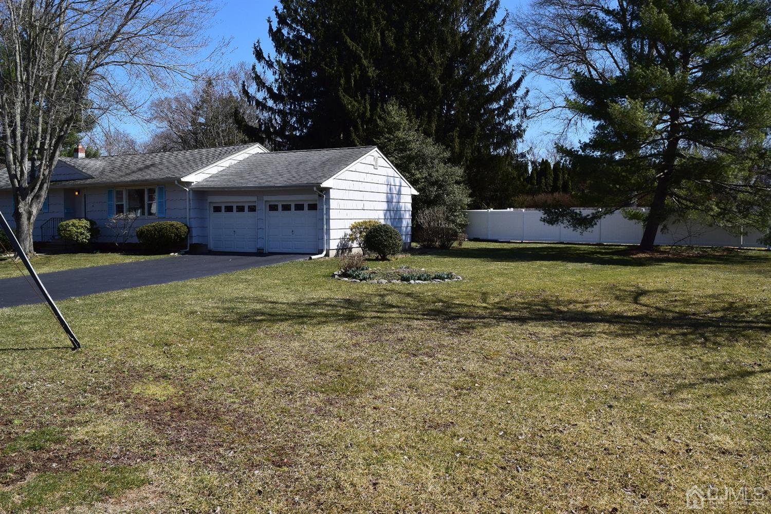 14 Packard Road East Brunswick, NJ 08816 - Photo 5 of 31 Gallery Image 5