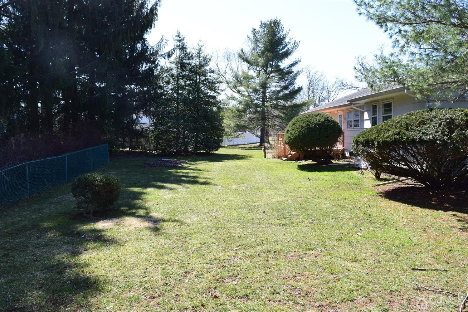 14 Packard Road East Brunswick, NJ 08816 - Photo 10 of 31 Gallery Image 10