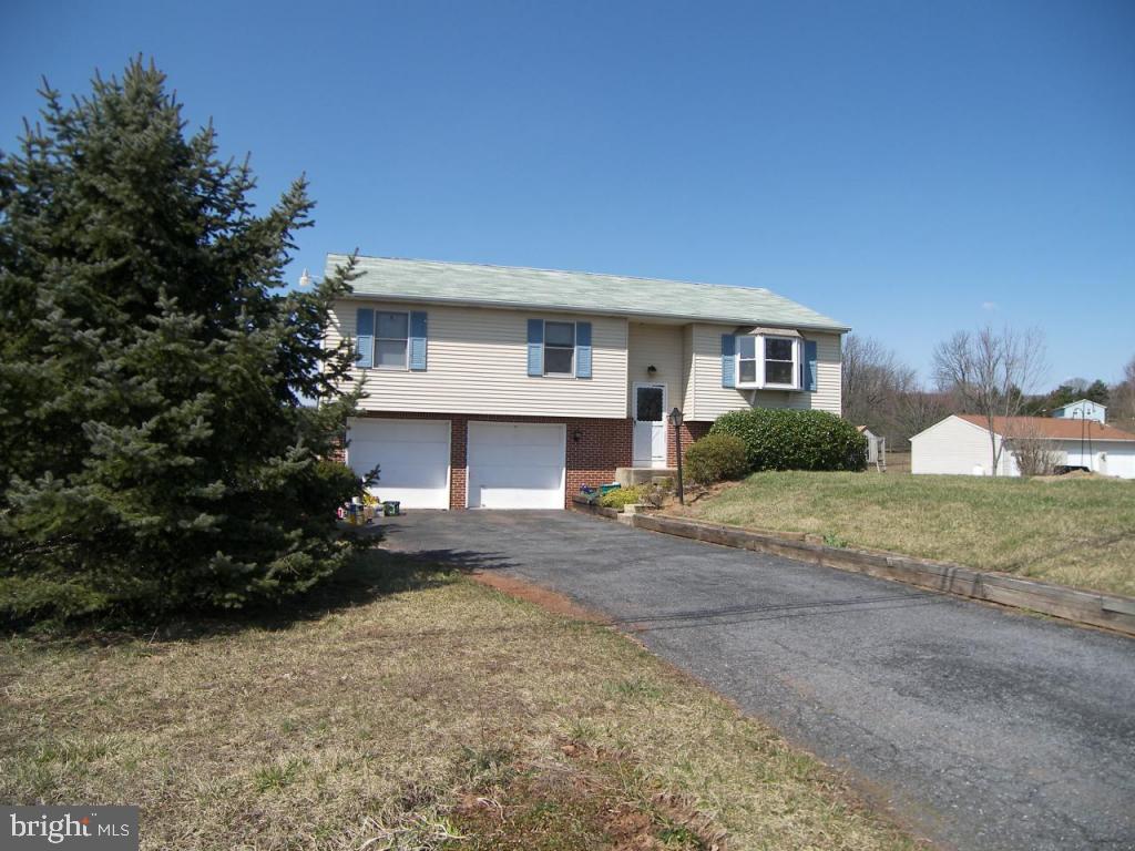 2252 North Penryn Road Manheim, PA 17545 - Photo 2 of 5