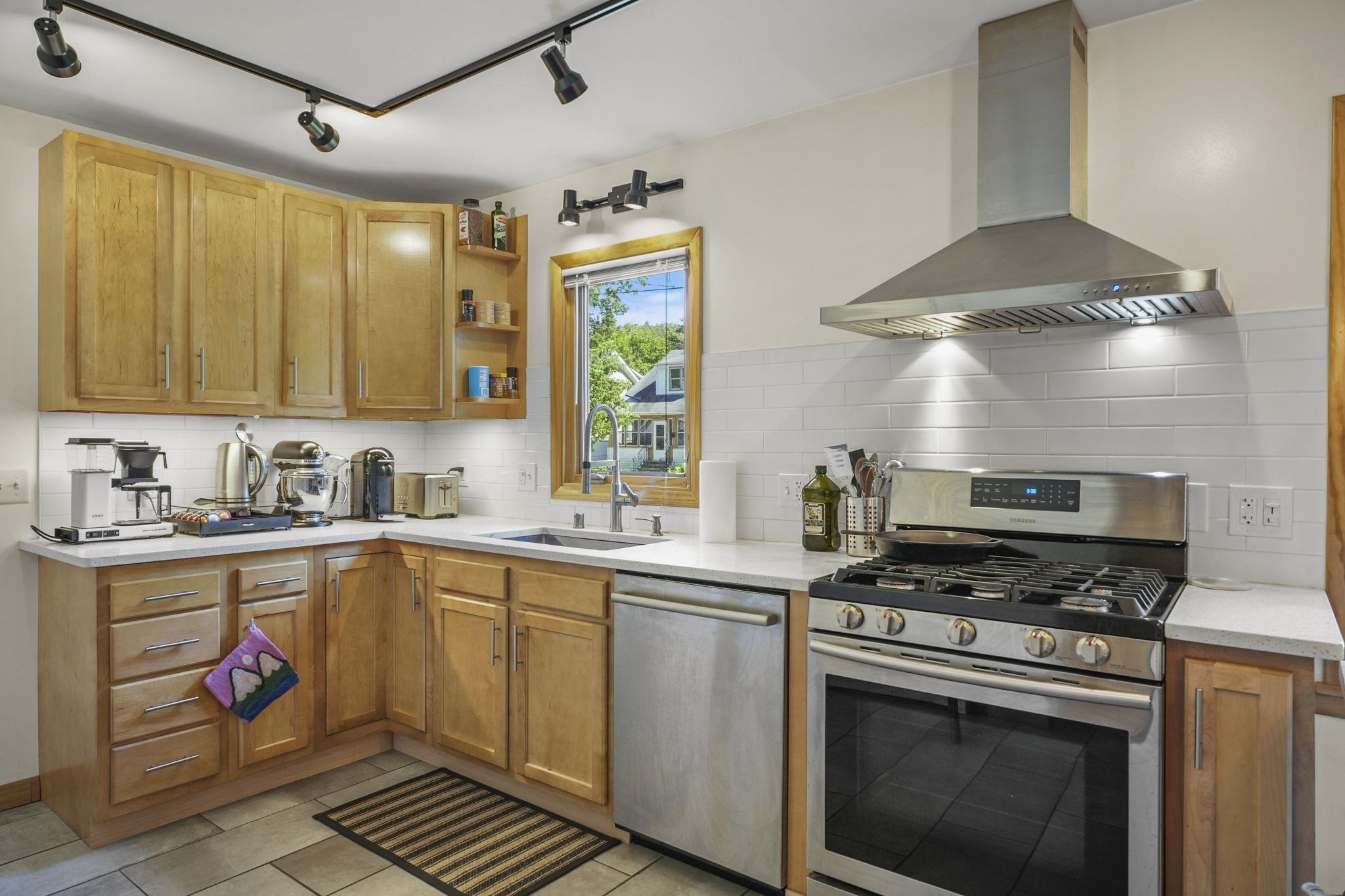3140 James Street Madison, WI 53714 - Photo 11 of 46