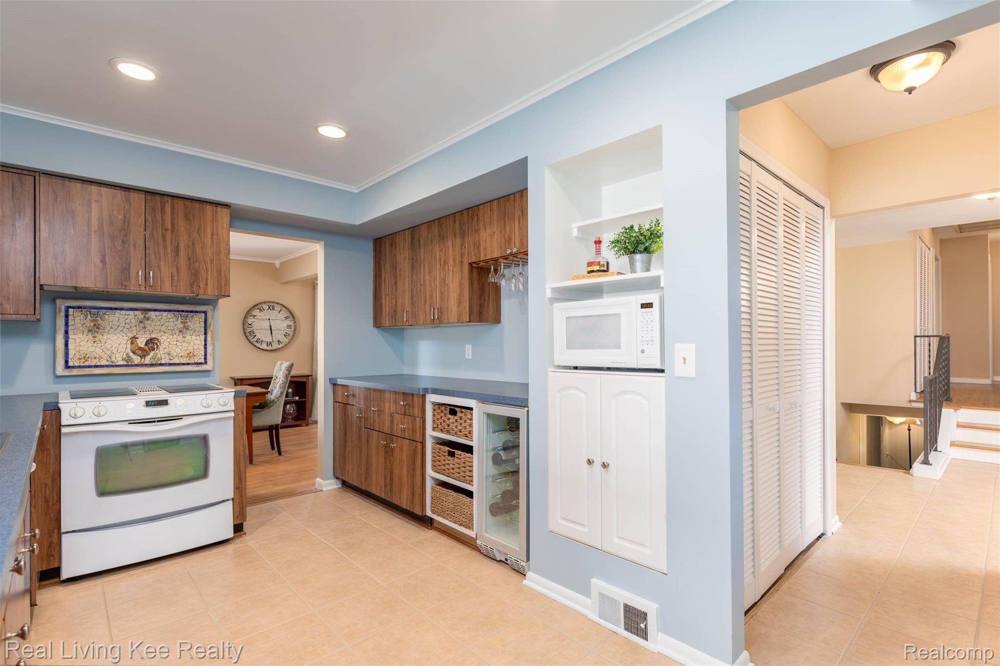 815 Baylor Road Rochester, MI 48309 - Photo 14 of 51 815 Baylor Rd-42.jpg