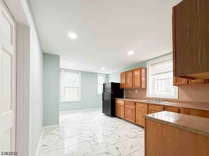 $2,350 | 178 North 16th Street, Unit 2, East Orange, NJ 07017