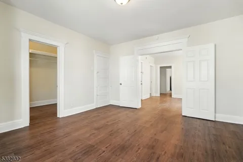 $2,350 | 178 North 16th Street, Unit 2, East Orange, NJ 07017