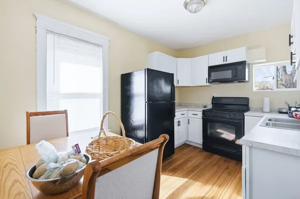 $315,000 | 544 East New York Street, Aurora, IL 60505
