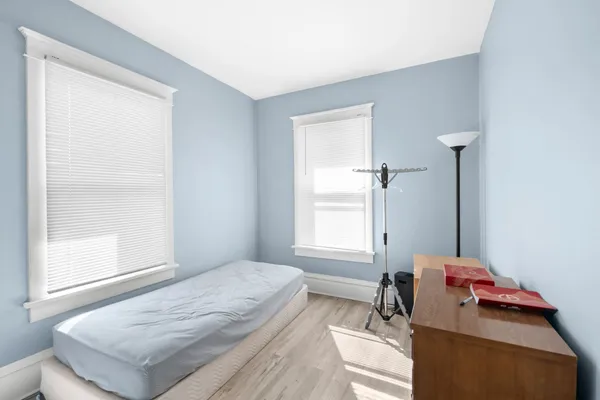 $315,000 | 544 East New York Street, Aurora, IL 60505
